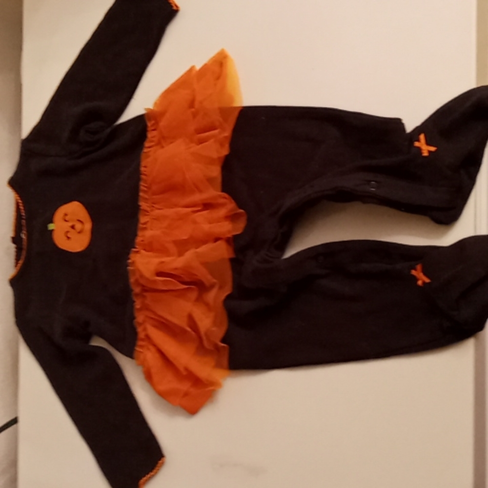 NEW 4/$25 Carter's Pumpkin Black Onesie Size 9 months.